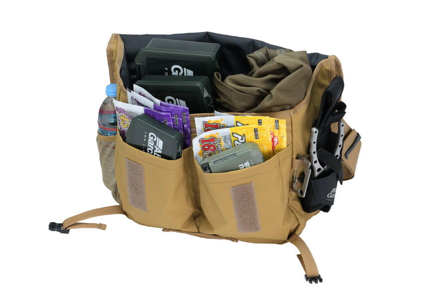 Abu Run Gun Messenger Bag 2 (アブ ランガンメッセンジャーバッグ2)|AbuGarcia|釣具の総合メーカー ピュア・フィッシング・ジャパン Abu Run Gun Messenger Bag 2 (アブ ランガンメッセンジャーバッグ2)|AbuGarcia|釣具の総合メーカー ピュア・フィッシング・ジャパン